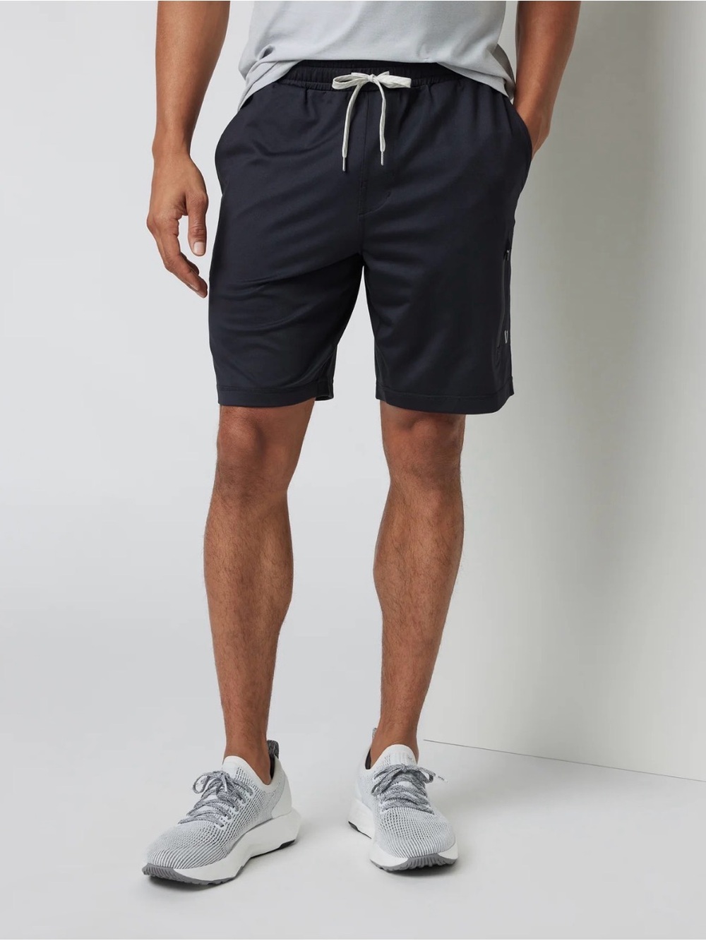 Vuori Mens Medium Sunday Performance Short 8"